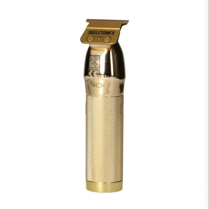 Babyliss PRO 4rtists Trimmer Skeleton FX is een T-blade trimmer. Deze trimmer bevat een zero-gap instelbaar T-vormig mes. Het T-vormige mes heeft een snijbreedte van 40mm en een 360 graden vision. Deze trimmer heeft een duurzame oplaadbare Lithium-ion batterij en een handvat met veel grip. De Skeleton FX heeft een digitale motor voor met hoog koppel voor meer vermogen en snelheid en ook werkt deze trimmer met en zonder snoer. Deze trimmer wordt geleverd met zero-gap gereedschap.

Door zijn perfect uitgebala