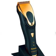 Professionele tondeuse "Gold Edition

Krachtig - Lineaire motor met Constant Control voor constante hoge prestaties, zelfs bij dik haar
Precise - tondeusemes met DLC (beweegbaar mes) of titanium coating (vast mes), X-Taper Blade 2.0, X-vormig tondeusemes voor hogere snijprestaties, vangt en knipt het haar nog beter
Veelzijdig - snijlengte in 5 stappen instelbaar van 0,8 - 2,0 mm in stappen van 0,3 mm, snelkeuzeknop, opzetkammen voor snijlengtes van 3/4, 6/9, 12/15 en 19/25 mm
Praktisch - accu- (Li-Ion) en n